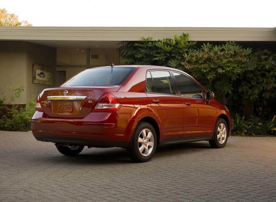  Nissan Versa Sedan 2009 года  (фото 1 из 5)